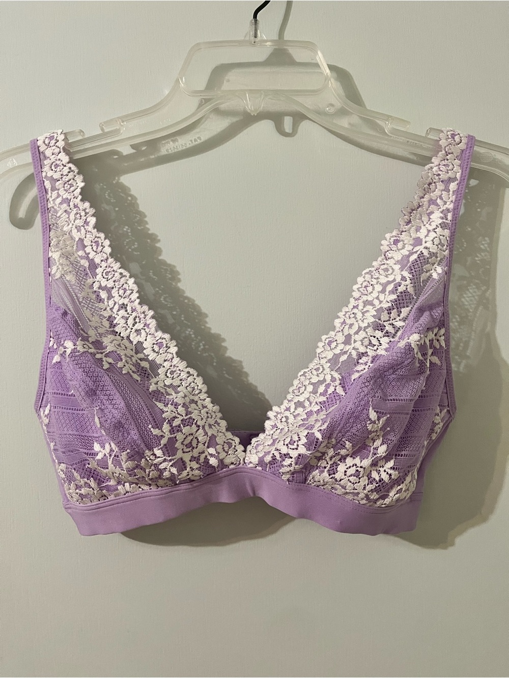 Wacoal “Embrace Lace” Plunge Lavender Bralette with White Floral Trim